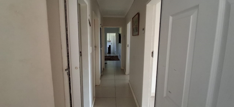 5 Bedroom Property for Sale in Gonubie North Eastern Cape